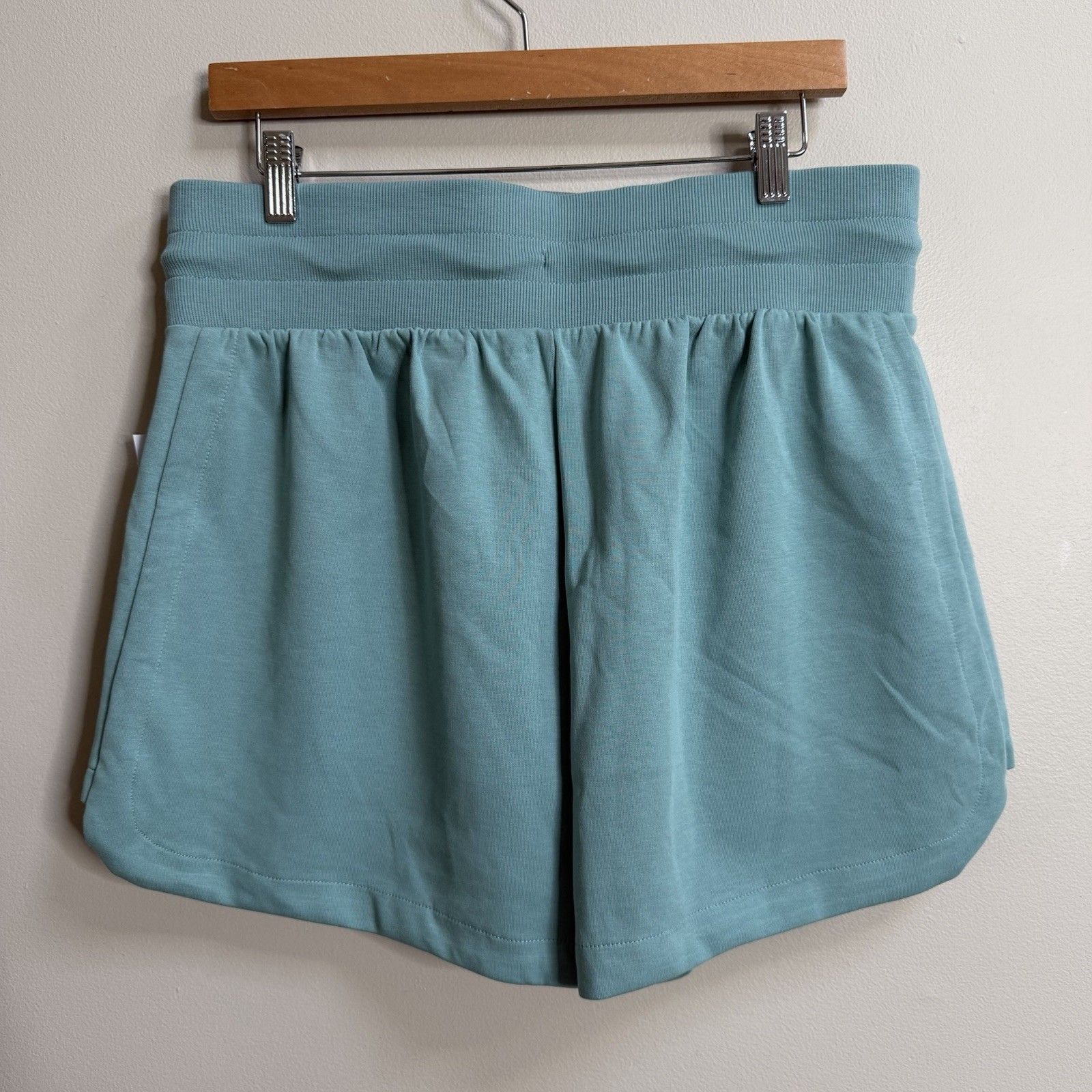 Old Navy Luminous Blue Extra High-Waisted Dynamic Fleece Sweat Shorts Large — image 5 of 8